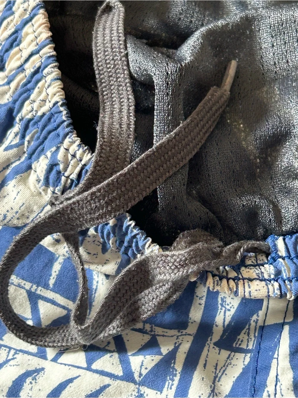 PATAGONIA Mens White Blue Baggies Adult Sz M Tribal Aztec Geometric Print Lined